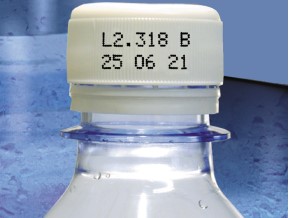 Haltbarkeitsdatum auf dem Verschluss der Flasche 